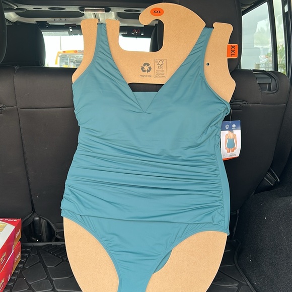 Lands' End Ladies' Swimsuit / black and white in XXL and Small in multi color - Picture 6 of 7